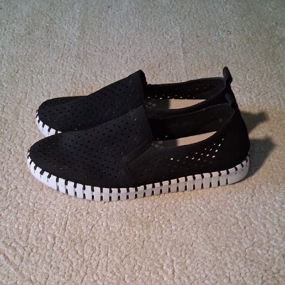 Ilse Jacobsen Black Perforated Flats with White Soles - Picture 4 of 6